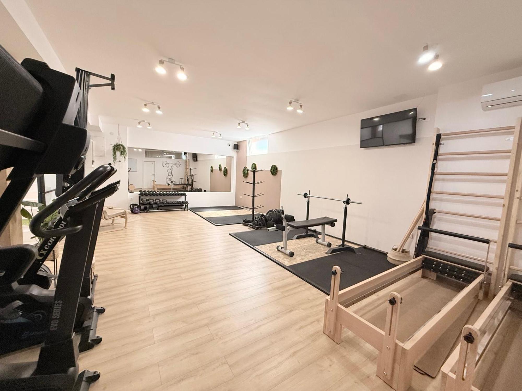 Luna Serene - Gym Zára